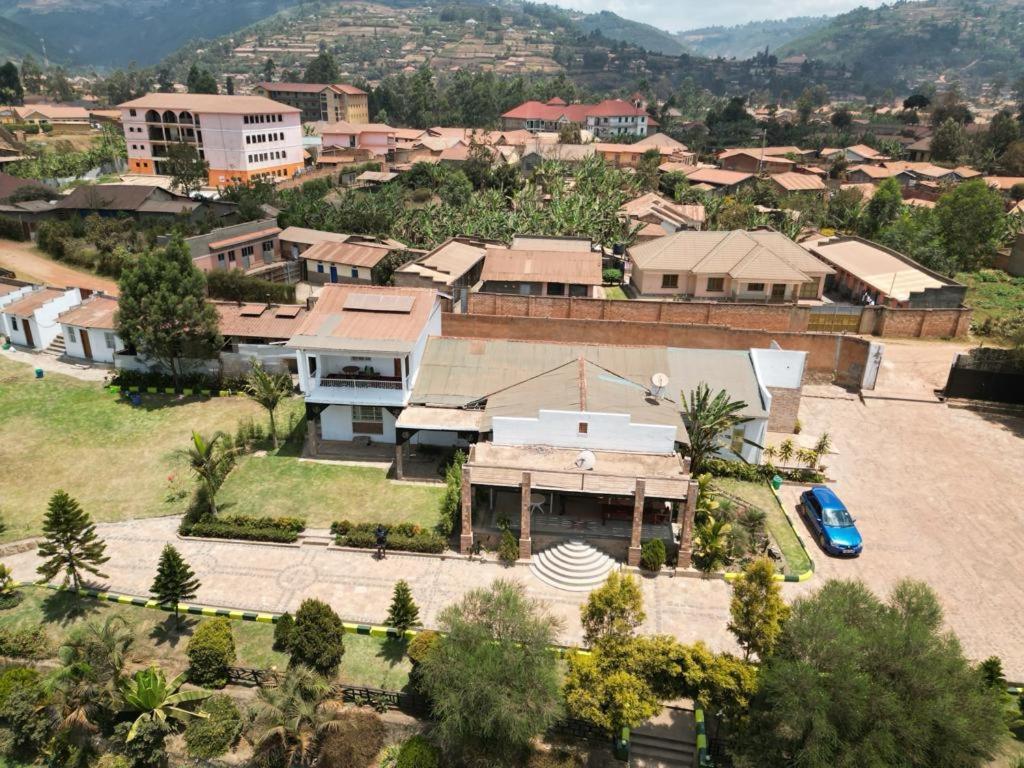 Riverside Resort Hotel Kabale Exterior foto